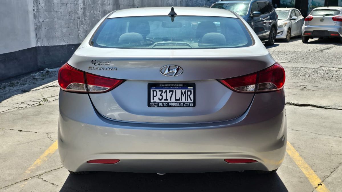 HYUNDAI ELANTRA - 2013                                        