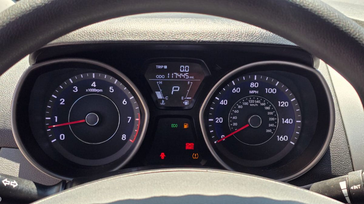 HYUNDAI ELANTRA - 2013                                        