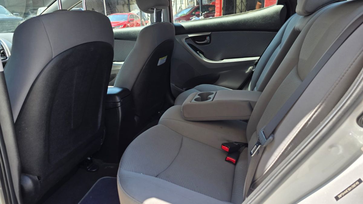 HYUNDAI ELANTRA - 2013                                        