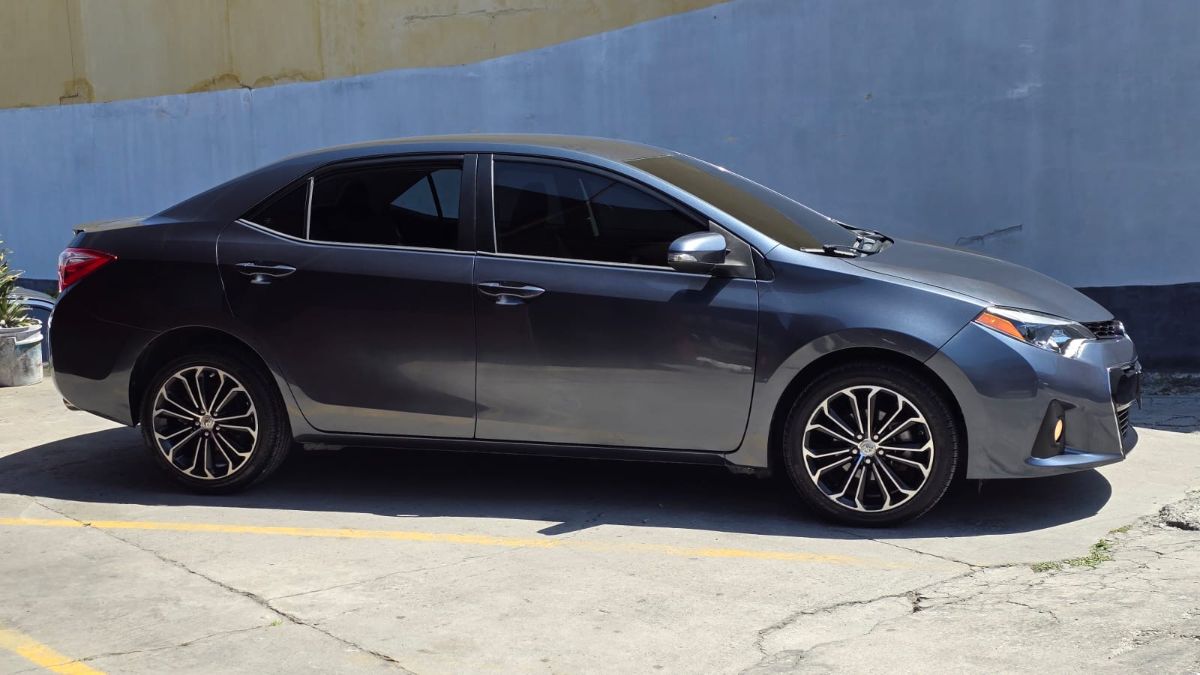 TOYOTA COROLLA S - 2016                                        