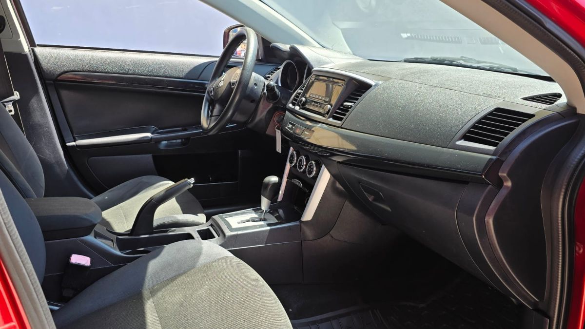 MITSUBISHI LANCER - 2016                                        