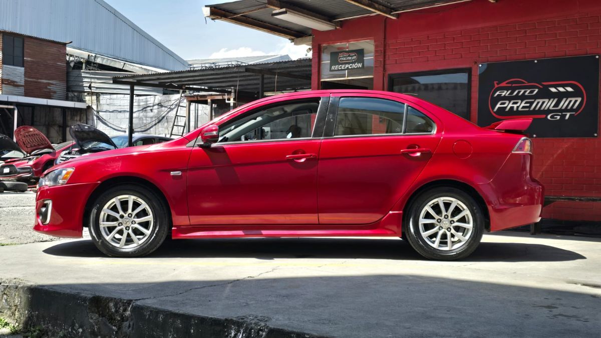 MITSUBISHI LANCER - 2016                                        