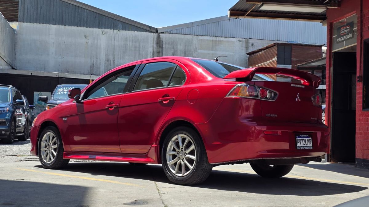 MITSUBISHI LANCER - 2016                                        