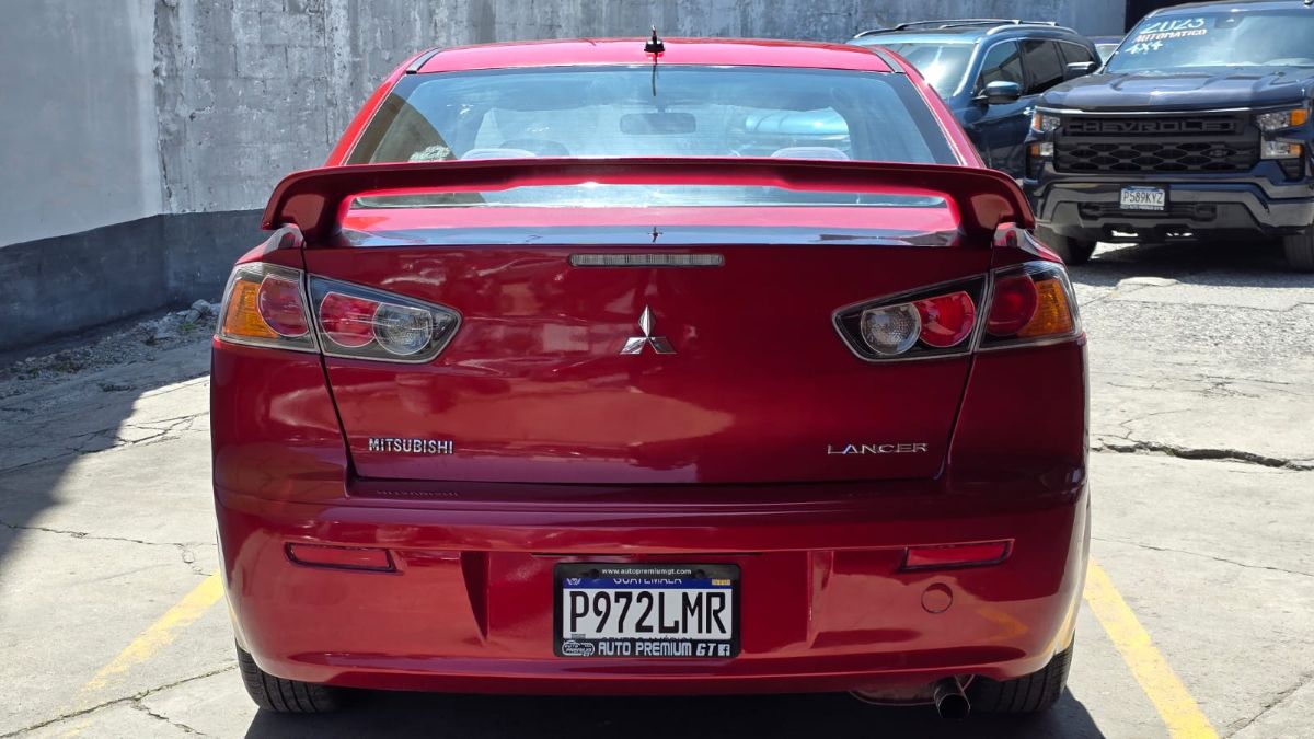 MITSUBISHI LANCER - 2016                                        