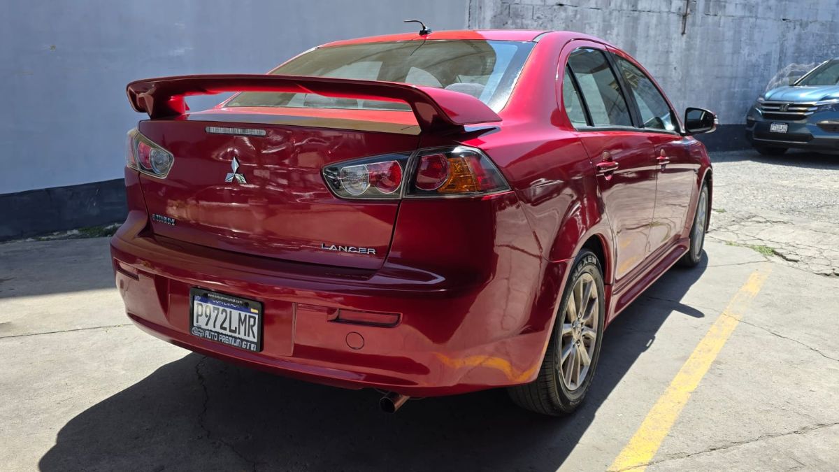MITSUBISHI LANCER - 2016                                        