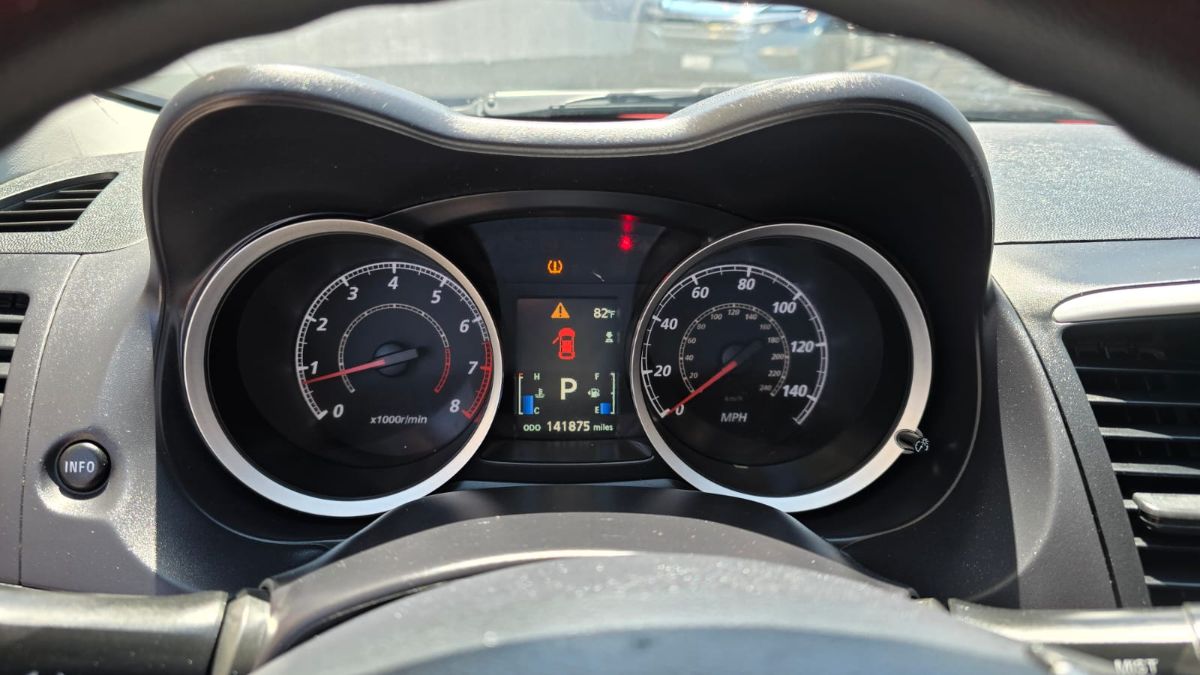 MITSUBISHI LANCER - 2016                                        