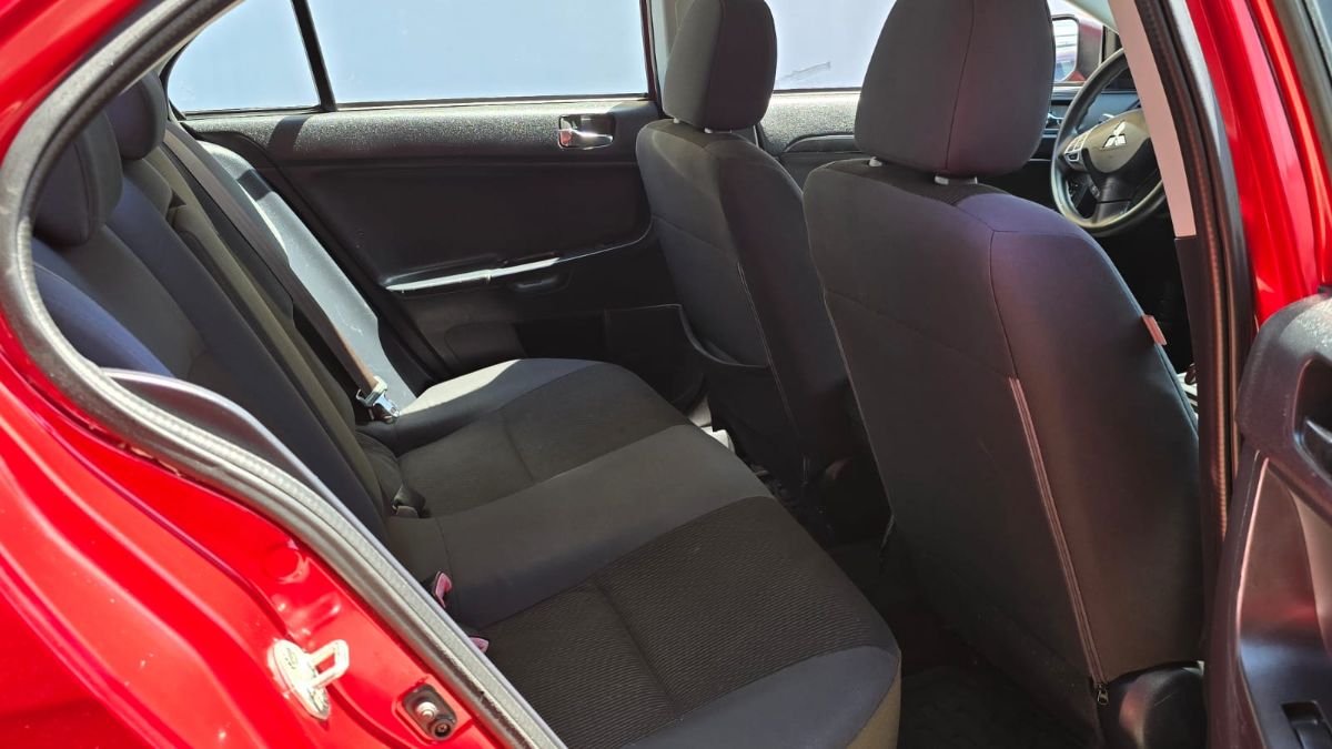 MITSUBISHI LANCER - 2016                                        