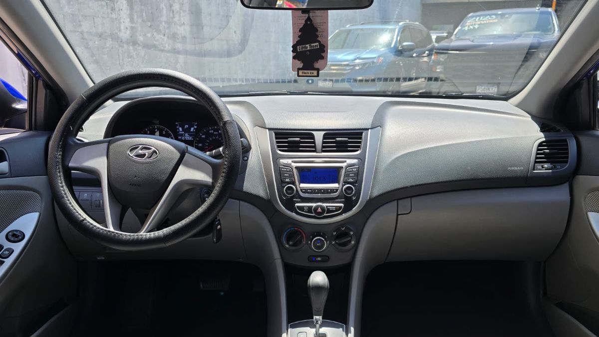 HYUNDAI ACCENT - 2014                                        