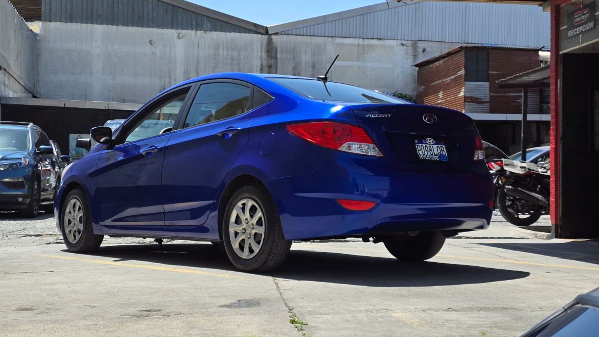 HYUNDAI ACCENT - 2014                                        