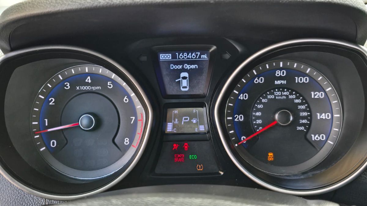 HYUNDAI ELANTRA - 2013                                        