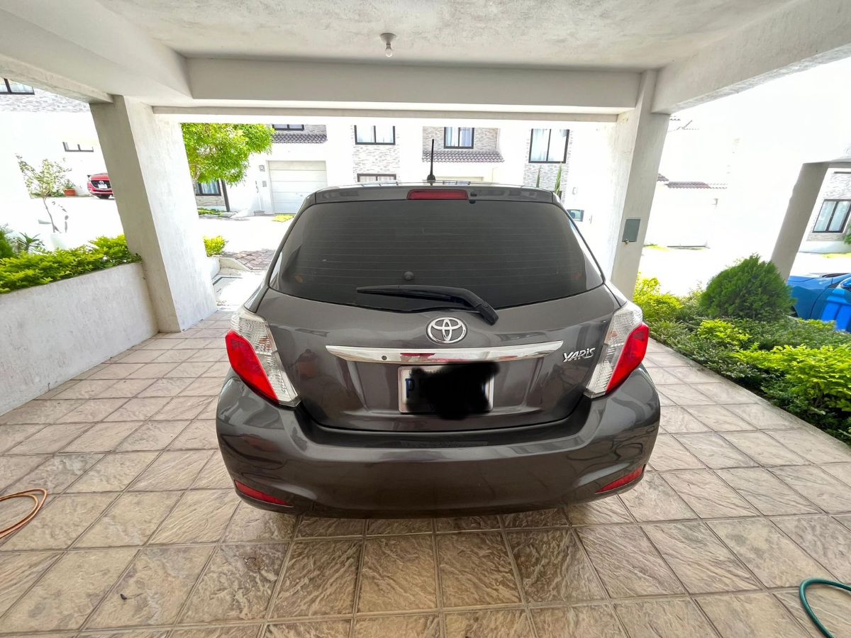 TOYOTA YARIS - 2014                                        