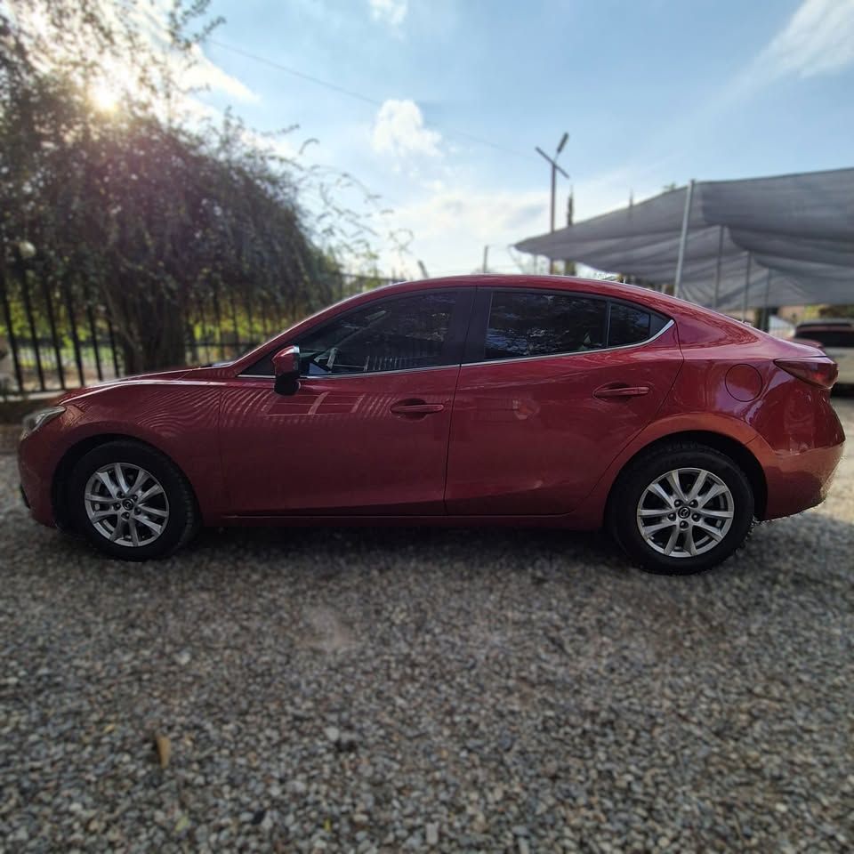 MAZDA 3 - 2014                                        