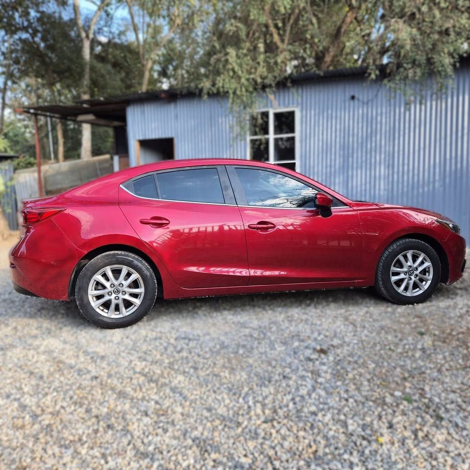 MAZDA 3 - 2014                                        