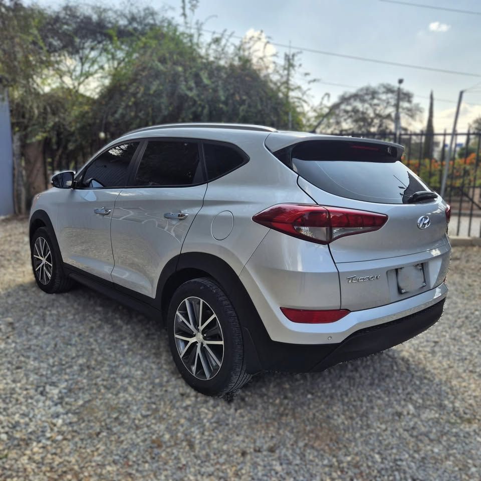 HYUNDAI TUCSON - 2016                                        