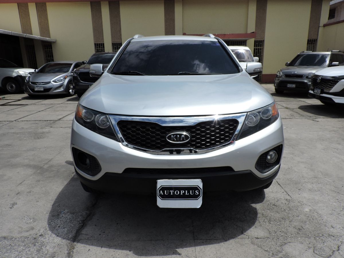KIA SORENTO - 2012                                        