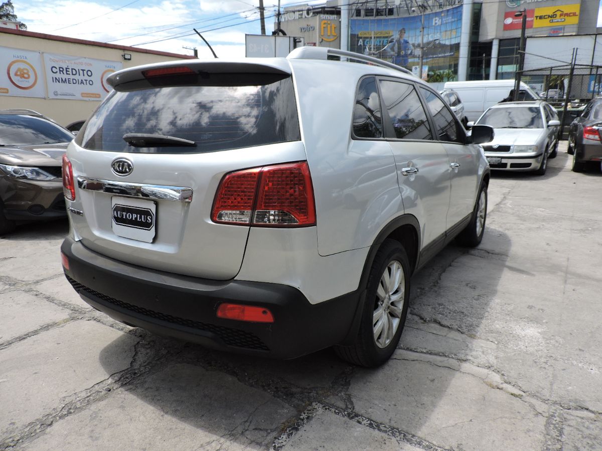KIA SORENTO - 2012                                        