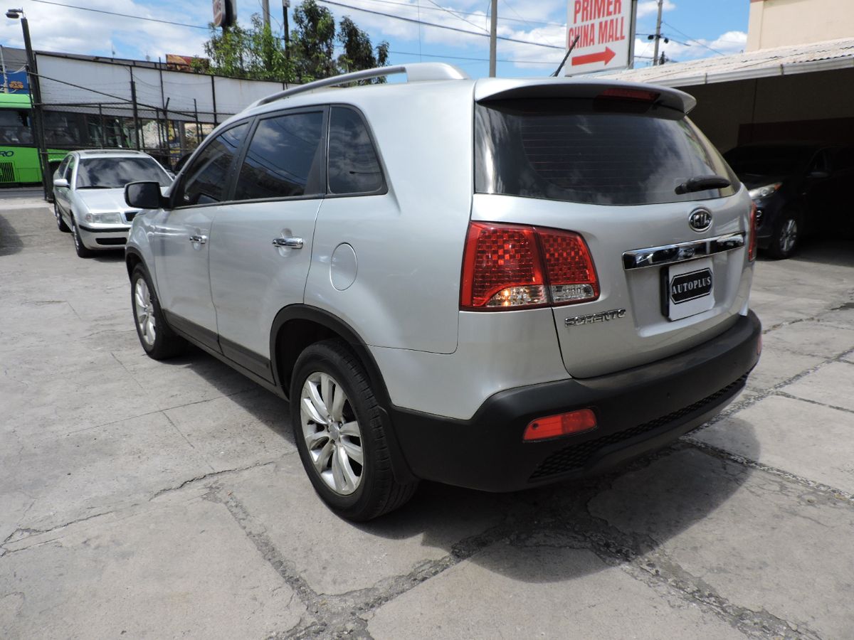 KIA SORENTO - 2012                                        