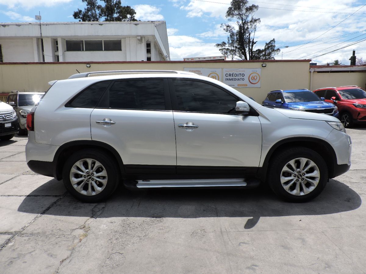 KIA SORENTO - 2013                                        