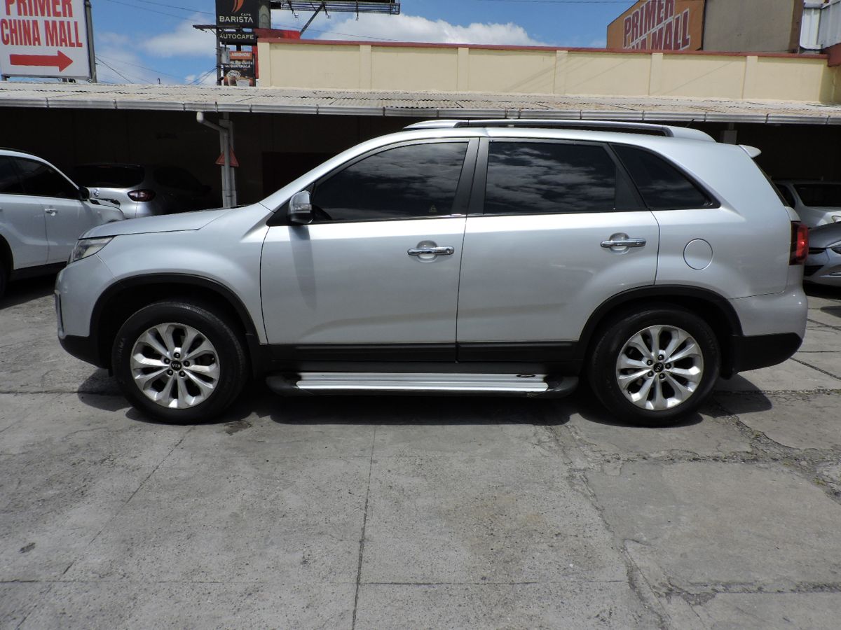 KIA SORENTO - 2013                                        