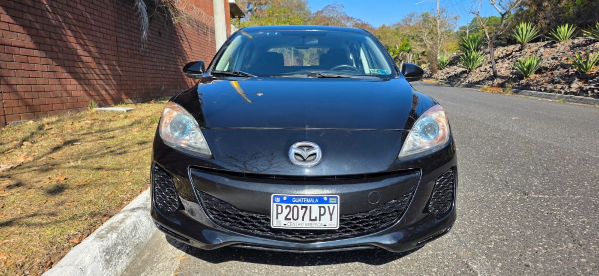 MAZDA 3 TOURING - 2013                                        
