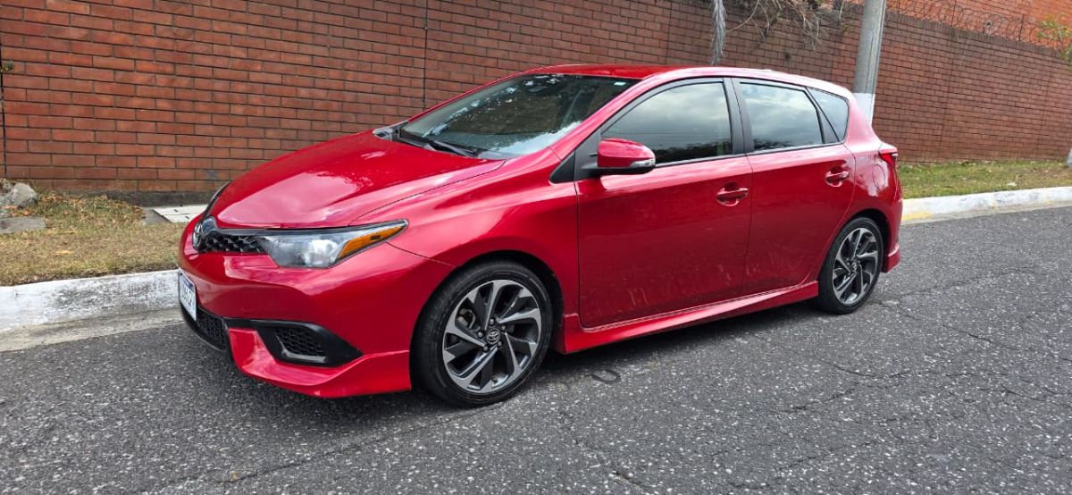 TOYOTA COROLLA - 2018                                        
