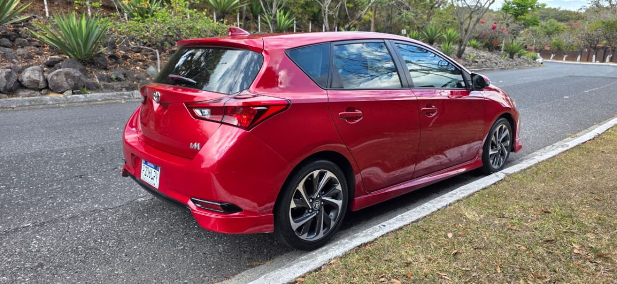 TOYOTA COROLLA - 2018                                        