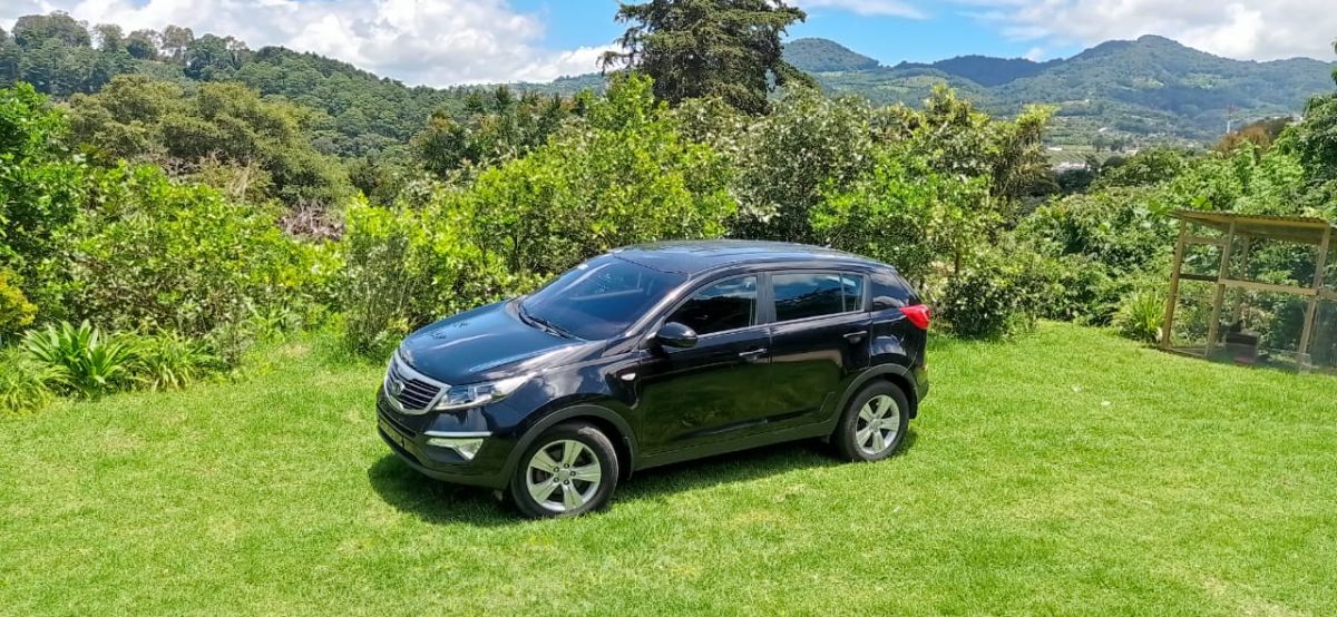 KIA SPORTAGE - 2012                                        