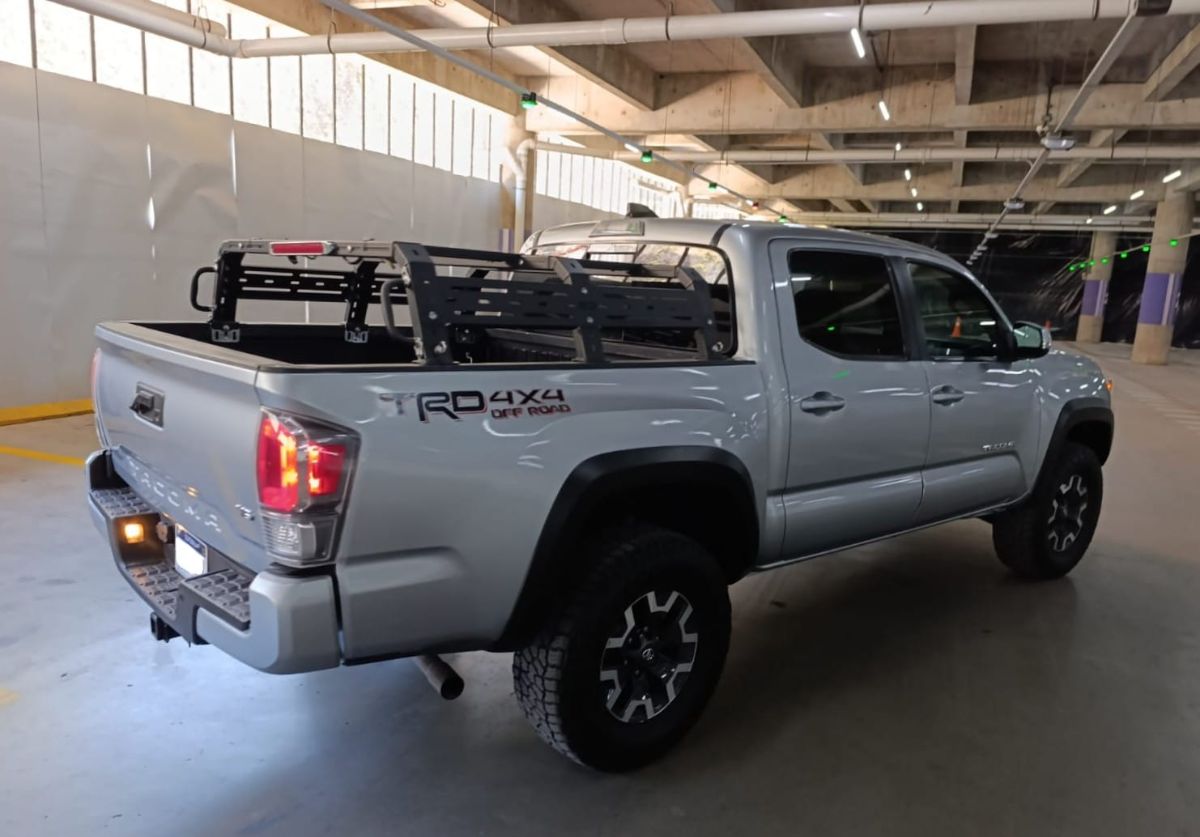 TOYOTA TACOMA - 2022                                        