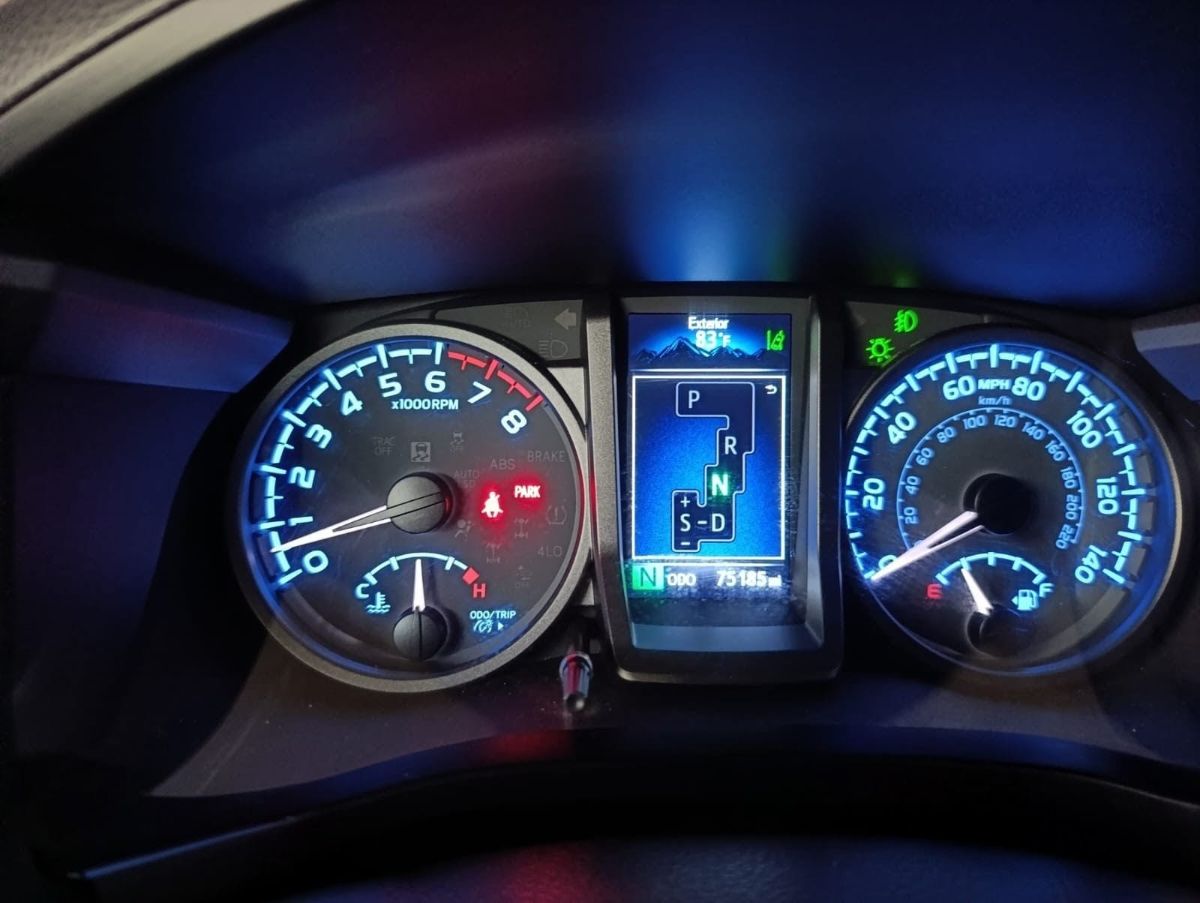 TOYOTA TACOMA - 2022                                        