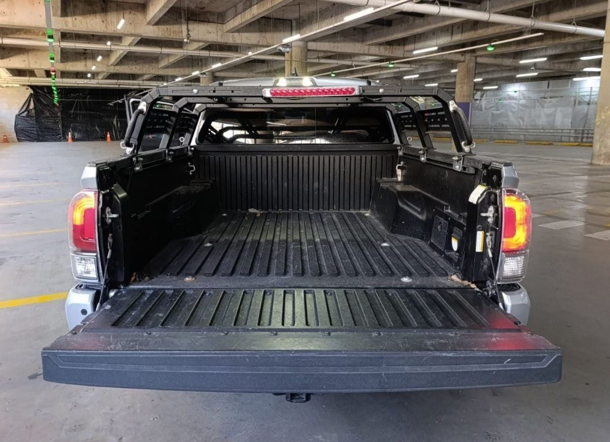 TOYOTA TACOMA - 2022                                        