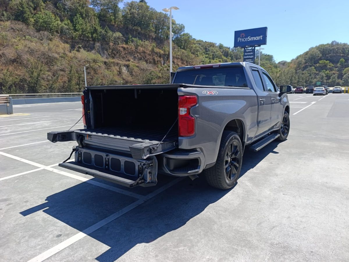 CHEVROLET SILVERADO - 2022                                        