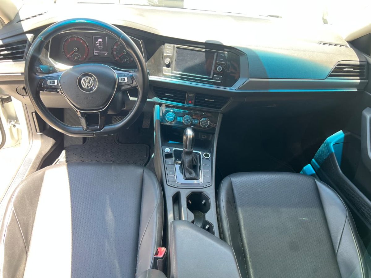 VOLKSWAGEN JETTA - 2019                                        