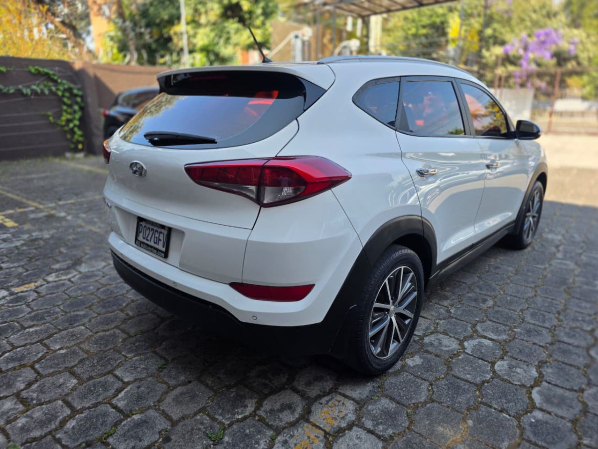 HYUNDAI TUCSON - 2016                                        