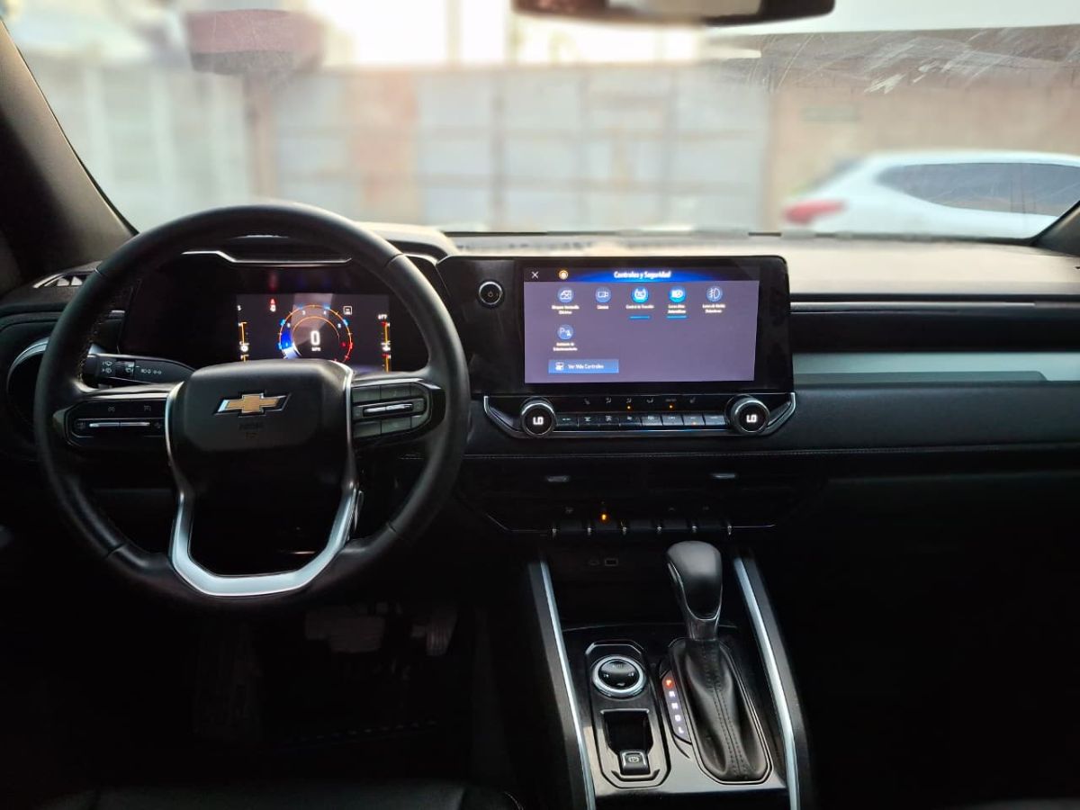 CHEVROLET COLORADO - 2023                                        