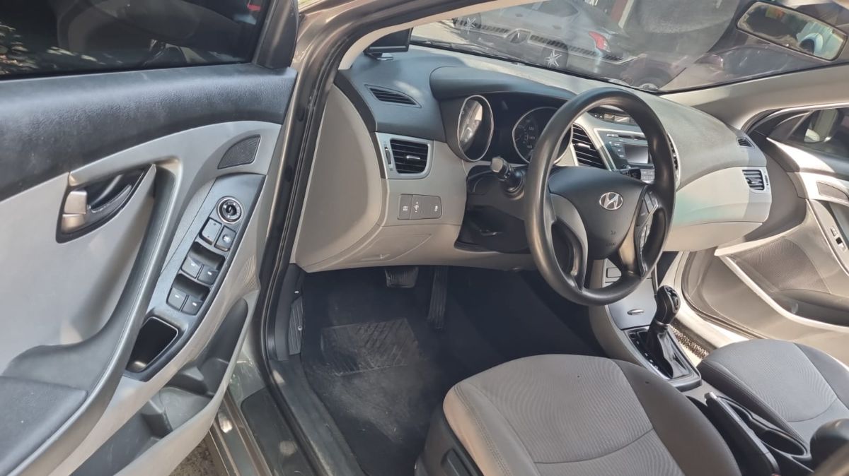 HYUNDAI ELANTRA - 2014                                        