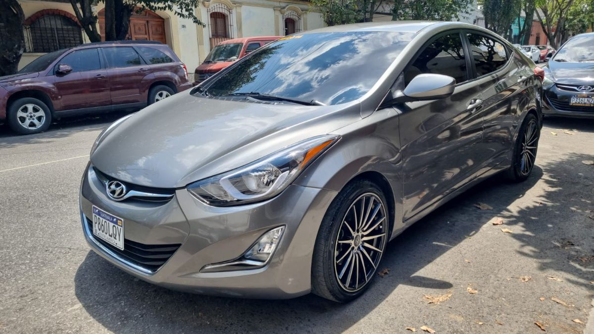 HYUNDAI ELANTRA - 2014                                        