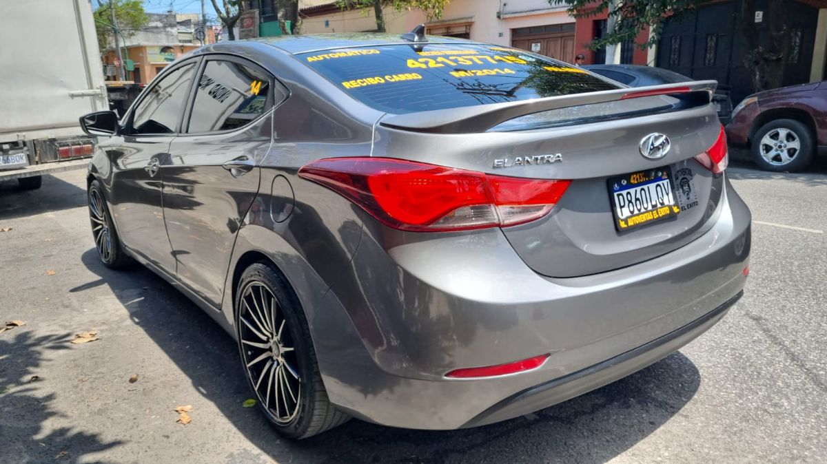 HYUNDAI ELANTRA - 2014                                        