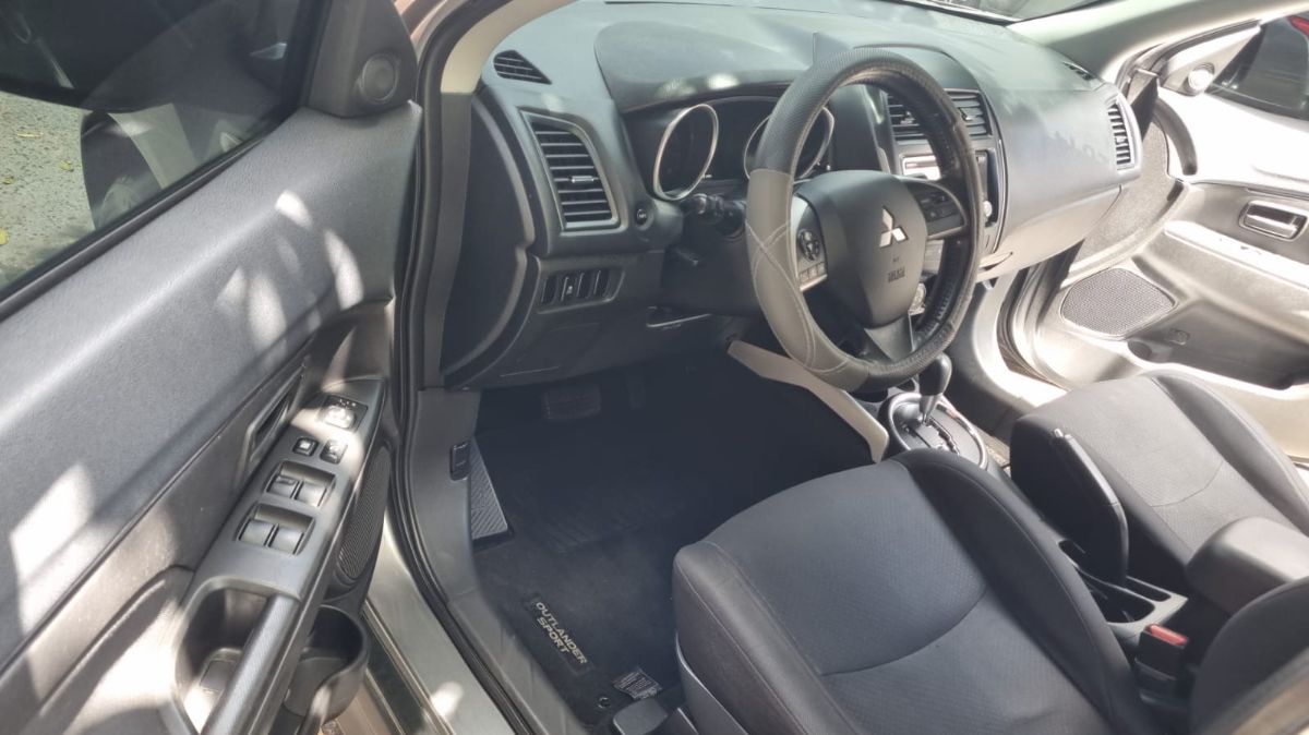 MITSUBISHI OUTLANDER SPORT - 2014                                        