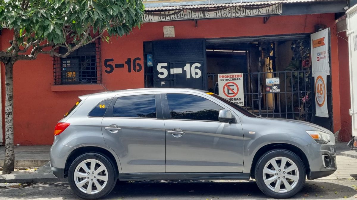 MITSUBISHI OUTLANDER SPORT - 2014                                        