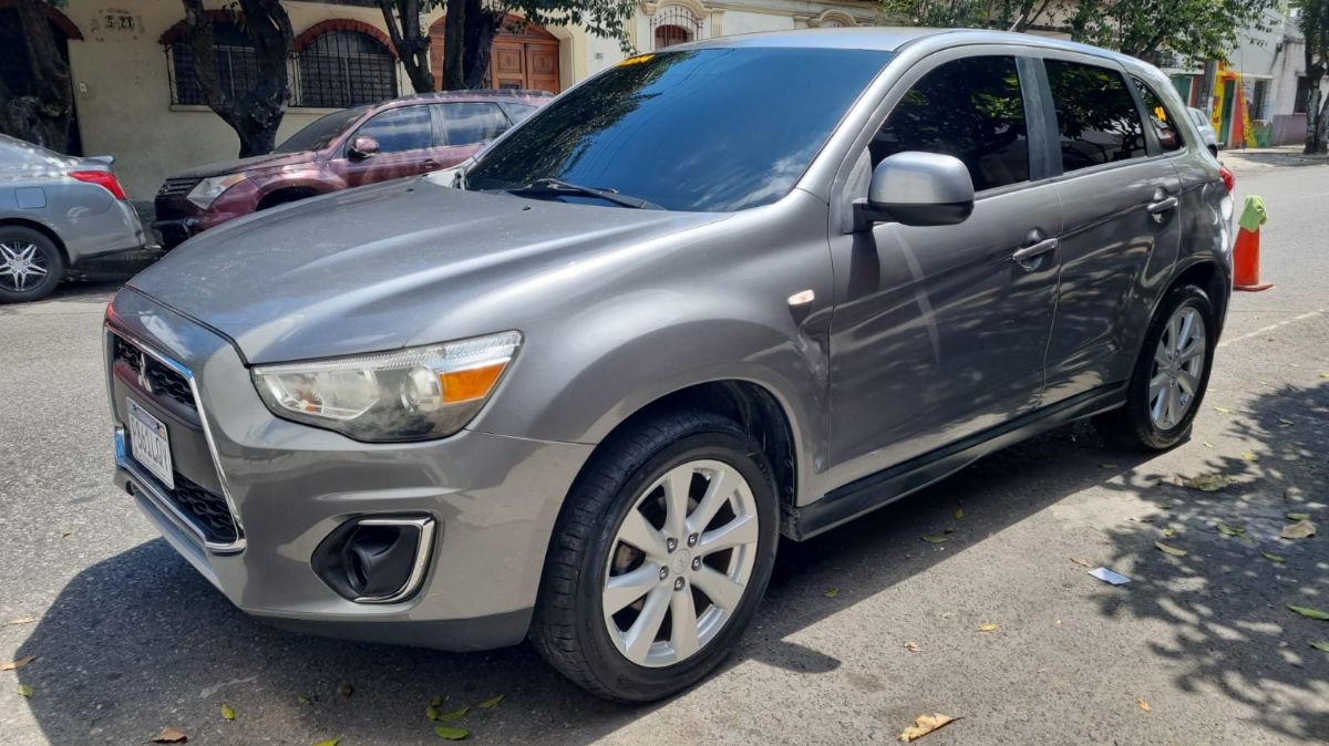MITSUBISHI OUTLANDER SPORT - 2014                                        