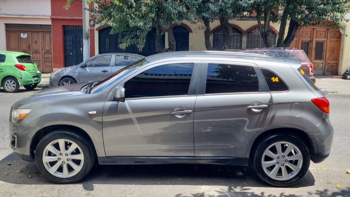 MITSUBISHI OUTLANDER SPORT - 2014                                        