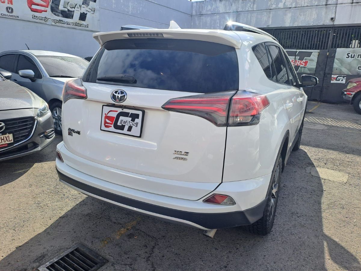 TOYOTA RAV 4 - 2016                                        
