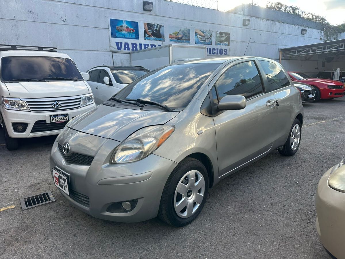 TOYOTA YARIS - 2009                                        