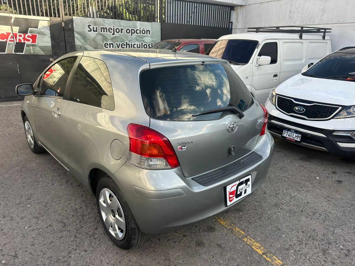 TOYOTA YARIS - 2009                                        