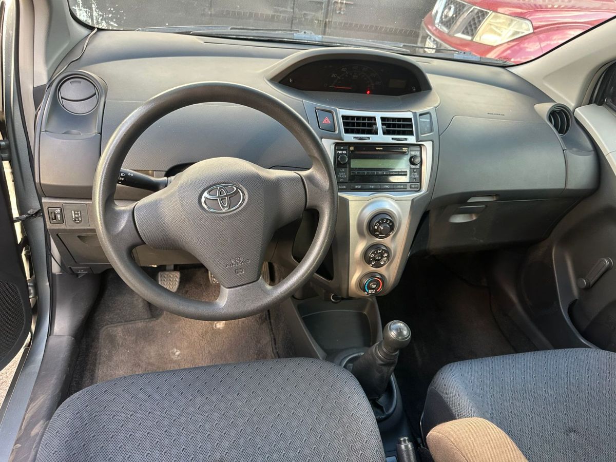 TOYOTA YARIS - 2009                                        