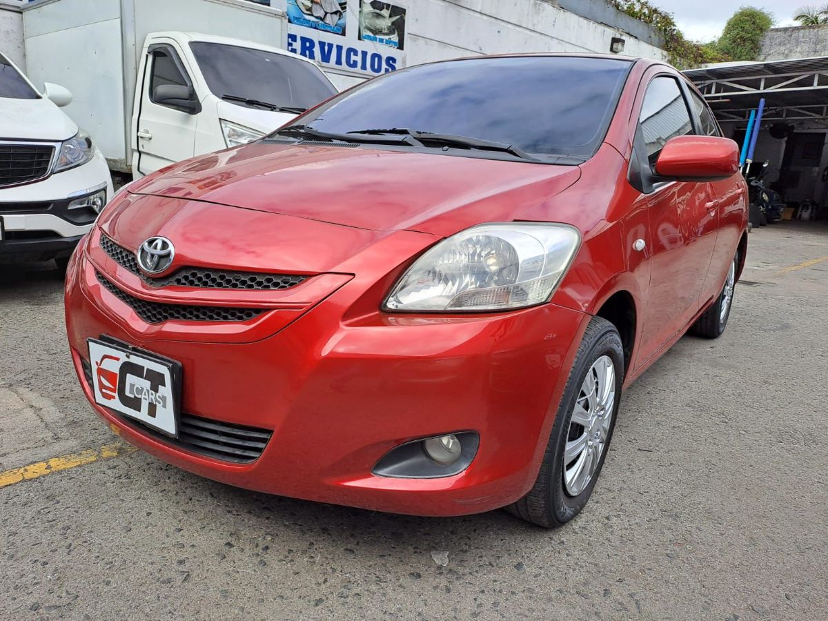 TOYOTA YARIS - 2008                                        