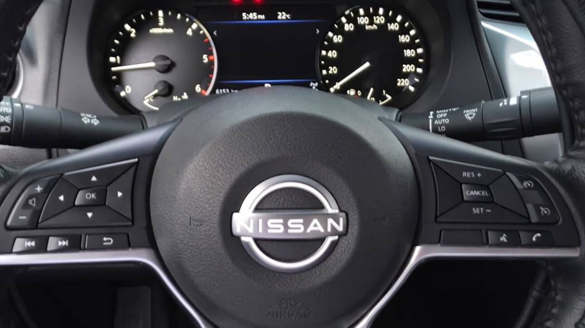 NISSAN FRONTIER - 2025                                        