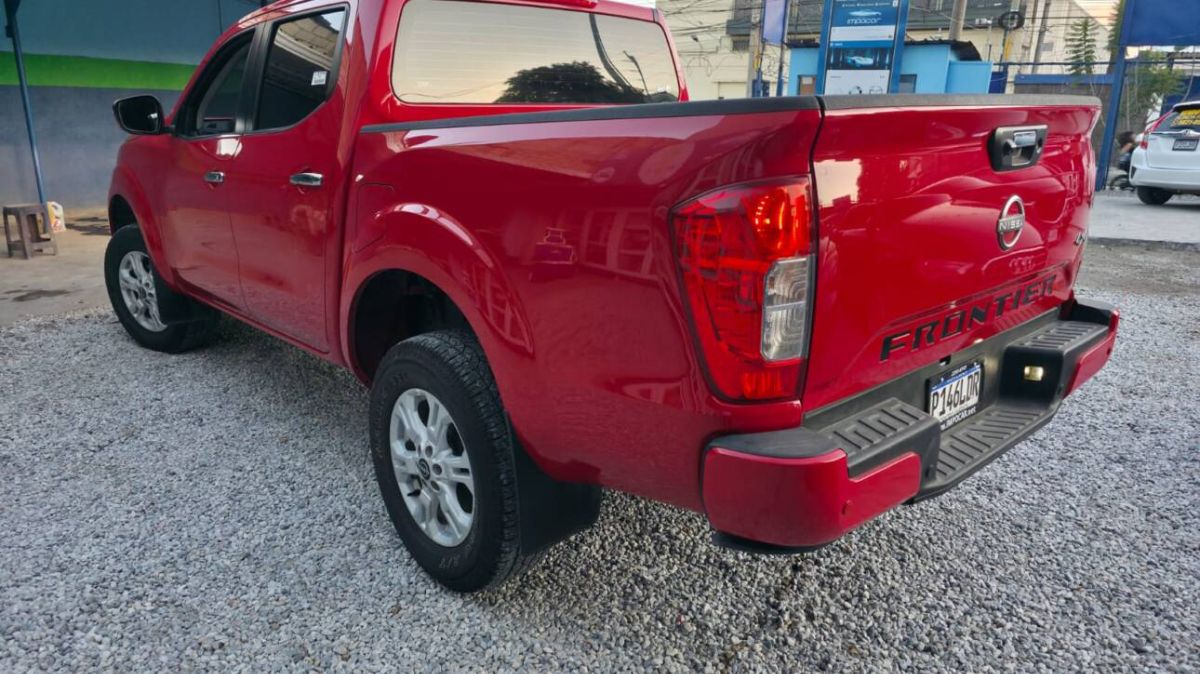 NISSAN FRONTIER - 2025                                        