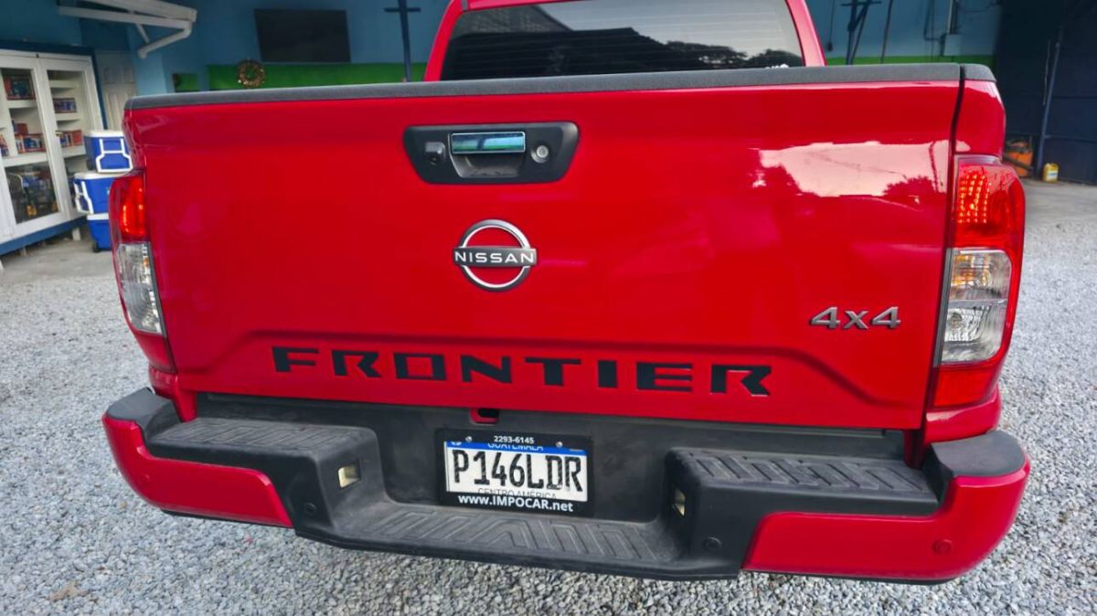 NISSAN FRONTIER - 2025                                        