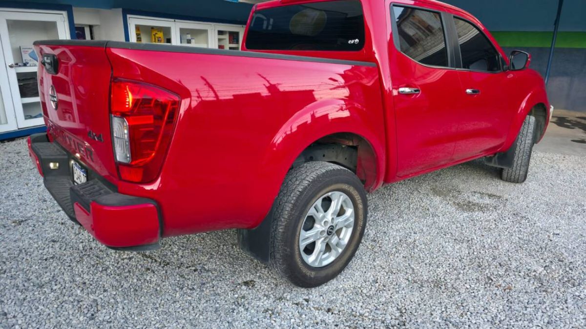 NISSAN FRONTIER - 2025                                        